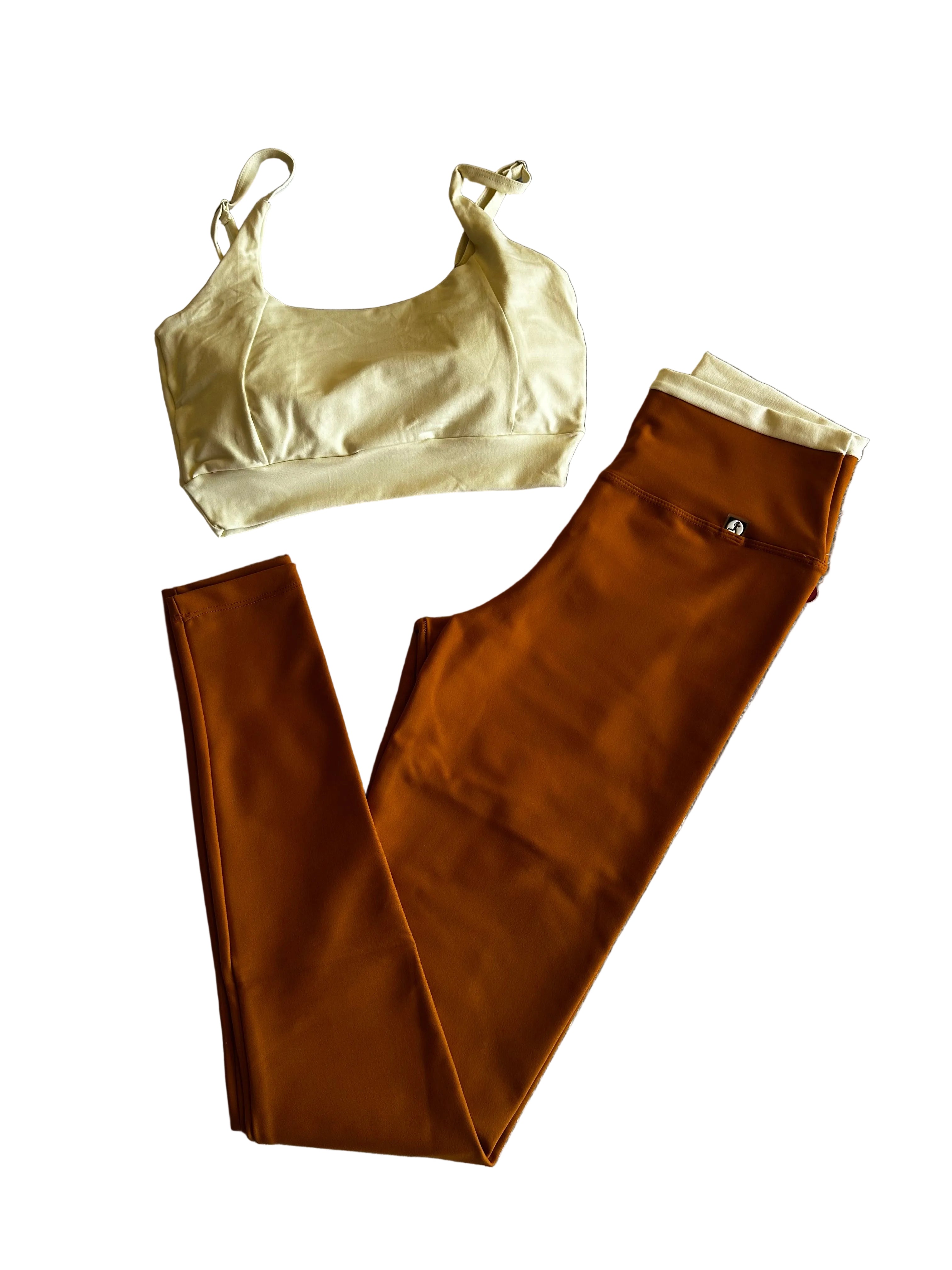 Top amarelo manteiga