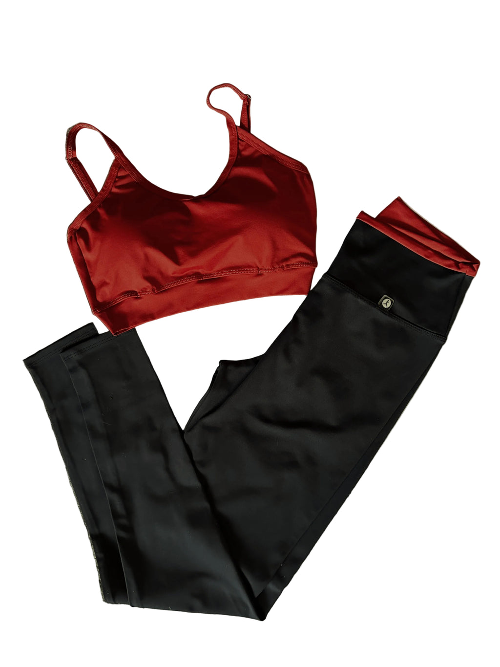 Conjunto preto e telha