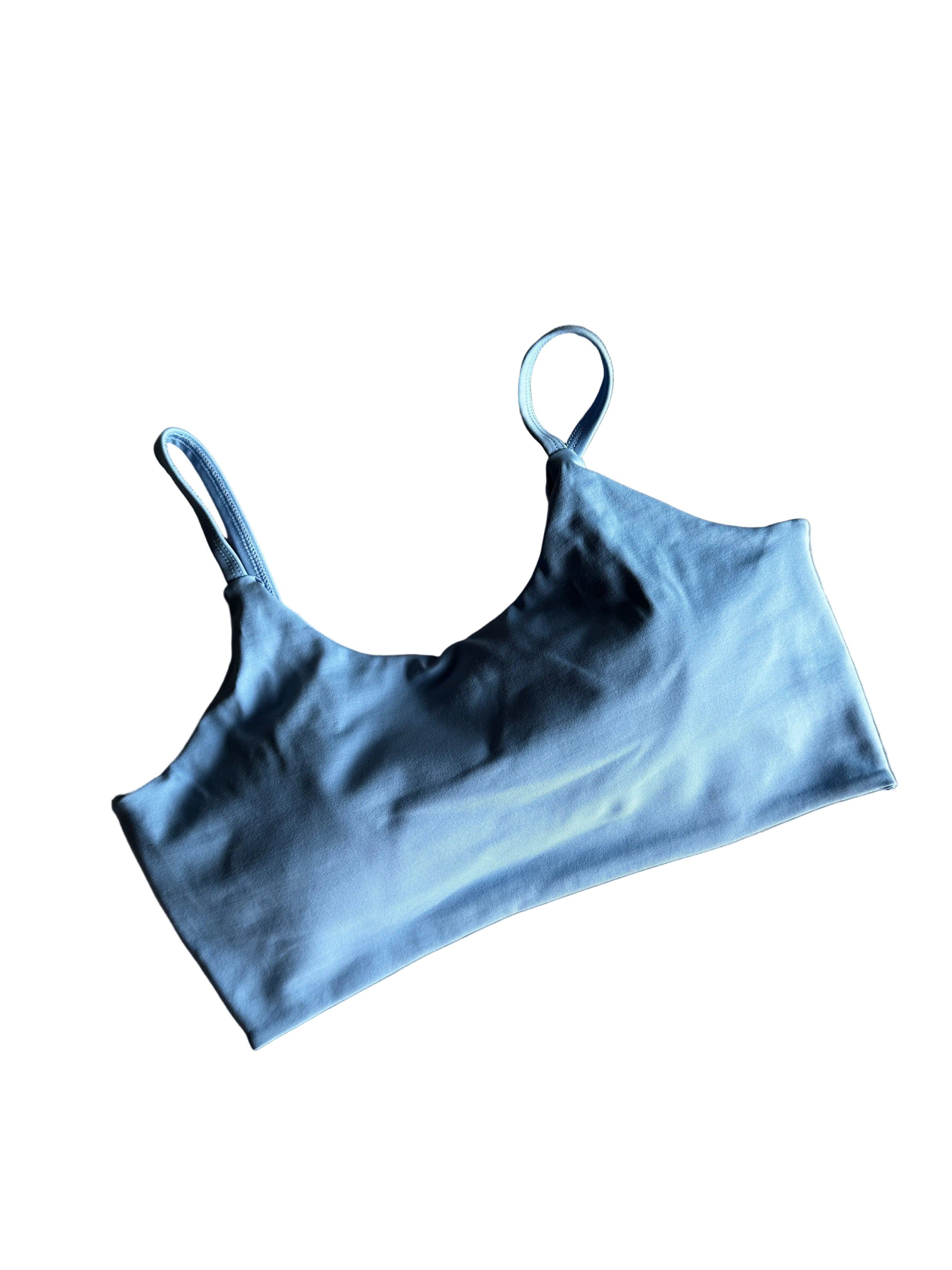 Top com copas azul claro