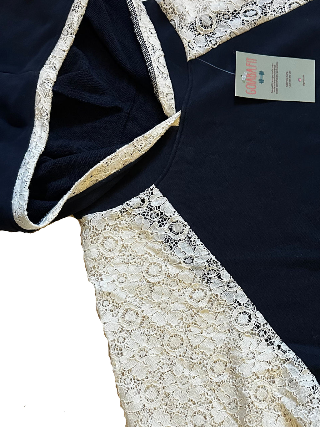 Sweatshirt com capuz azul rendada