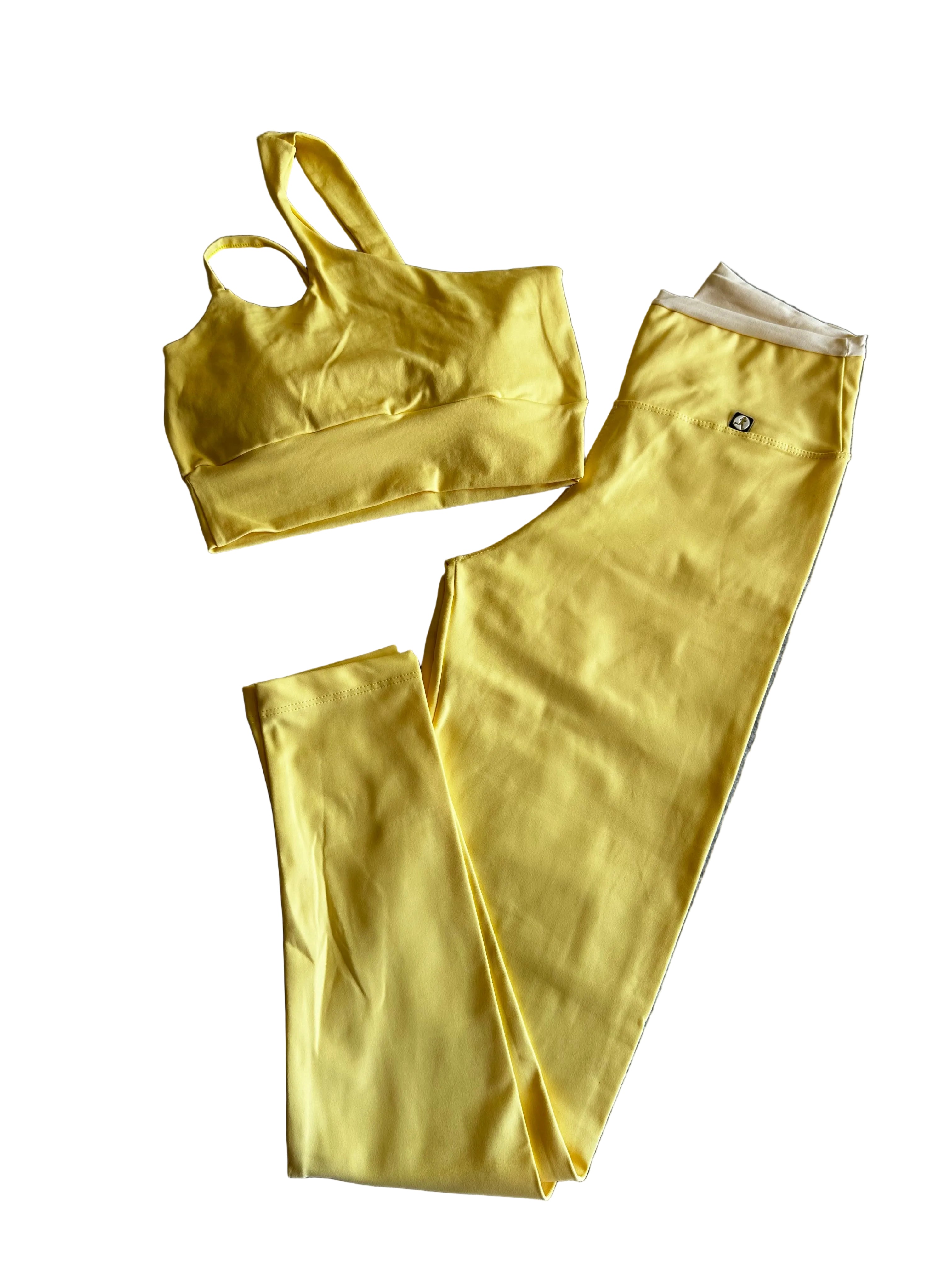 Top amarelo